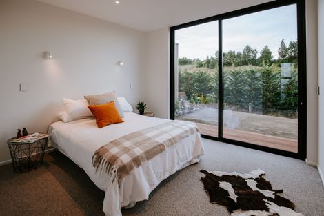 Photo of property in 13 Fern Burn Close, Wanaka, 9305