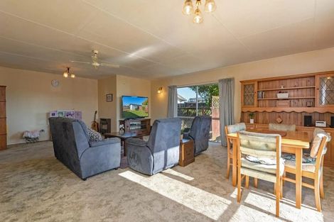 Photo of property in 38 Acacia Street, Kelvin Grove, Palmerston North, 4414