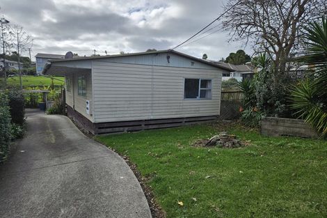 Photo of property in 4a Griffiths Place, Te Atatu South, Auckland, 0610