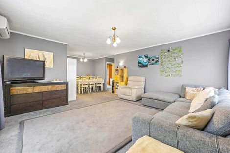 Photo of property in 2/39 Blacklock Avenue, Henderson, Auckland, 0612