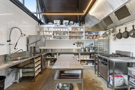 Photo of property in 376 Taiapa Road, Muriwai, Waimauku, 0881