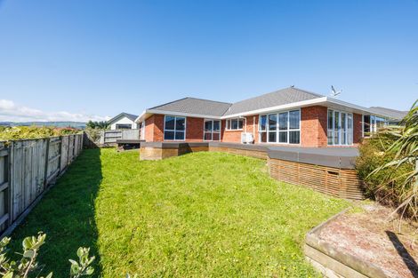 Photo of property in 20 Johnstone Drive, Fitzherbert, Palmerston North, 4410