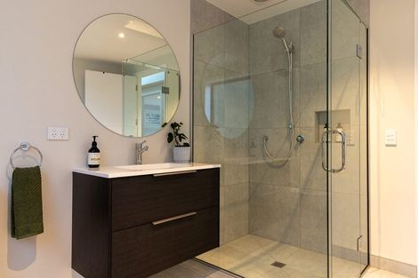 Photo of property in 18 Lookout Drive, Mount Creighton, Queenstown, 9371