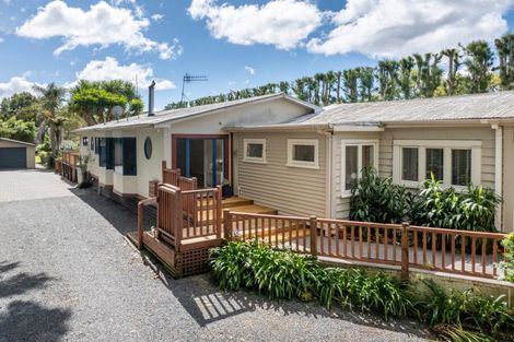 Photo of property in 415 Welcome Bay Road, Welcome Bay, Tauranga, 3175