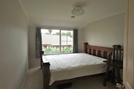 Photo of property in 15 Westminster Gardens, Unsworth Heights, Auckland, 0632