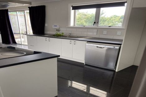 Photo of property in 112 Marne Road, Papakura, 2110