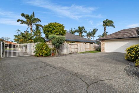 Photo of property in 70 Tuihana Drive, Papamoa Beach, Papamoa, 3118