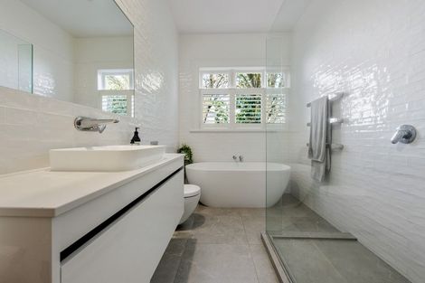 Photo of property in 143 Vauxhall Road, Narrow Neck, Auckland, 0624