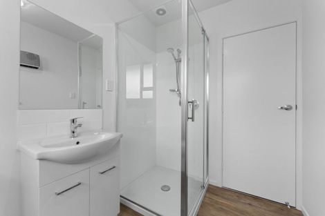 Photo of property in 2/2 Tuckers Road, Redwood, Christchurch, 8051