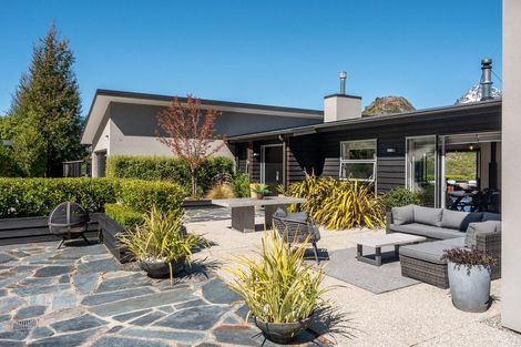 Photo of property in 13 Fantail Lane, Mount Creighton, Queenstown, 9371