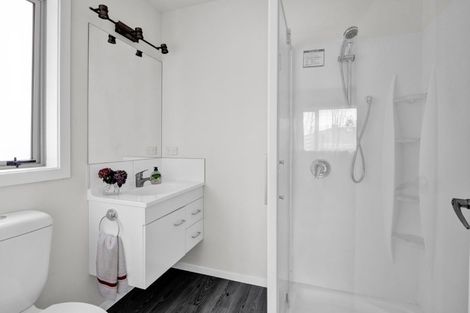 Photo of property in 102 Seaview Road, Westown, New Plymouth, 4310