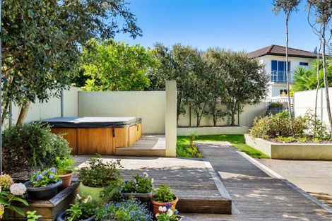 Photo of property in 15 Barry Street, Ahuriri, Napier, 4110