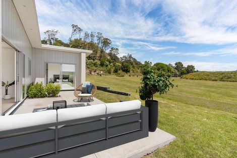 Photo of property in 16 Ian Hopper Way, Pauanui, 3579