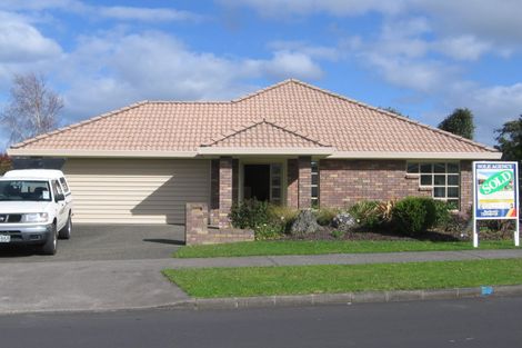 Photo of property in 24 Suncrest Drive, West Harbour, Auckland, 0618