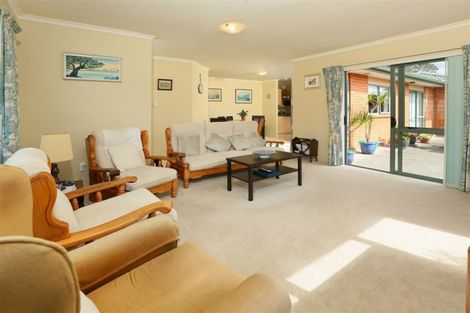 Photo of property in 18 Chelmsley Avenue, Henderson, Auckland, 0612