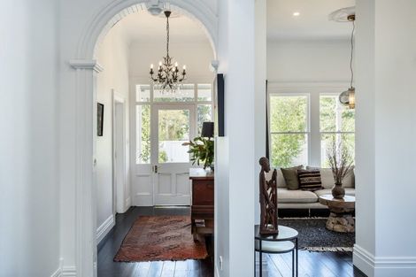 Photo of property in 250 Main Street, Greytown, 5712