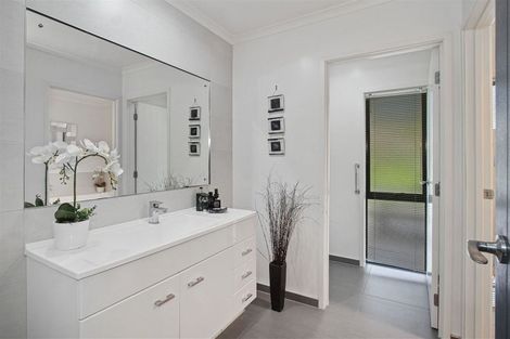 Photo of property in 8 Millbrook Drive, Waiuku, 2683