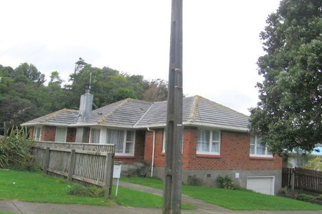 Photo of property in 20 Victory Crescent, Tawa, Wellington, 5028