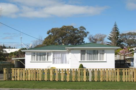 Photo of property in 10 Humphrey Street, Marton, 4710