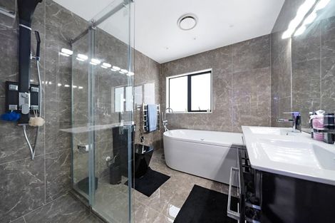 Photo of property in 31a Coniston Avenue, Te Atatu South, Auckland, 0610