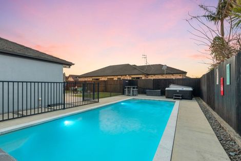 Photo of property in 8 Putaka Place, Papamoa Beach, Papamoa, 3118