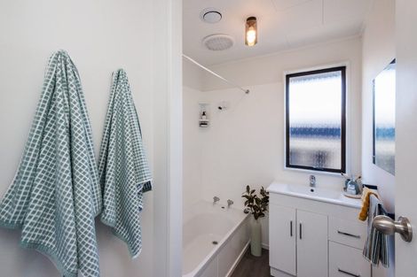 Photo of property in 2/685 Pioneer Highway, Highbury, Palmerston North, 4412