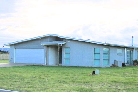 Photo of property in 3 Tohora Crescent, Omaha, 0986