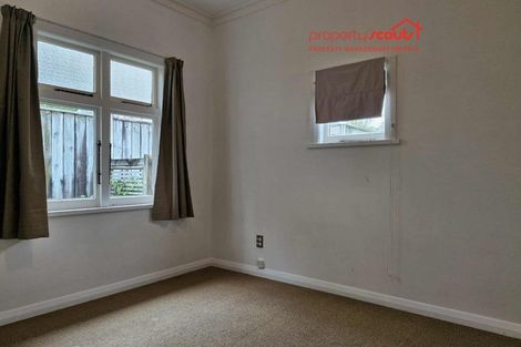 Photo of property in 40 Waiwaka Terrace, Strandon, New Plymouth, 4312