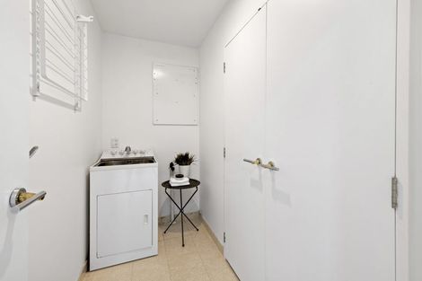 Photo of property in Mon Desir Apartments, 5/175h Hurstmere Road, Takapuna, Auckland, 0622