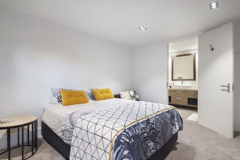 Photo of property in 62 St Marys Road, Saint Marys Bay, Auckland, 1011