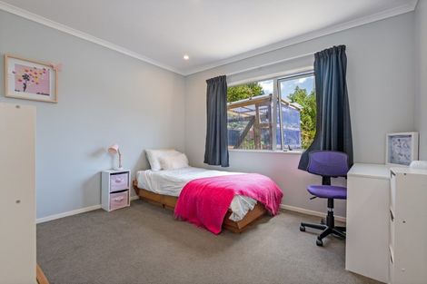 Photo of property in 37 County Heights Drive, Aokautere, Palmerston North, 4471