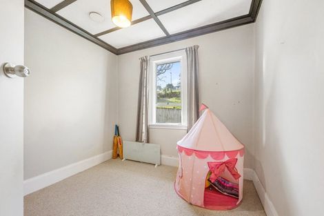 Photo of property in 6 Downe Street, New Plymouth, 4310