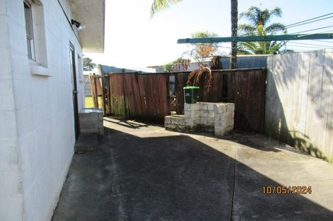 Photo of property in 98 Riverpark Crescent, Henderson, Auckland, 0610