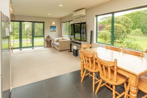 Photo of property in 495 Arapaepae Road, Ohau, Levin, 5570