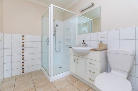 Photo of property in 25 Condor Place, Unsworth Heights, Auckland, 0632