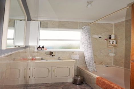 Photo of property in 21 Cargill Street, Levin, 5510