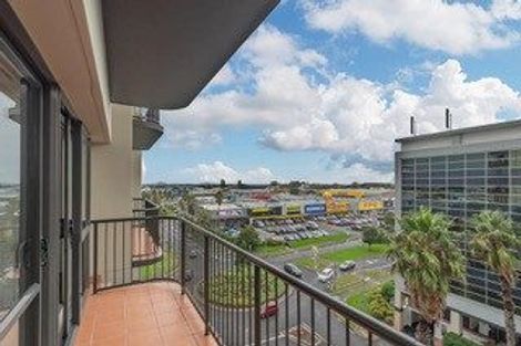 Photo of property in The Rennaissance, 6i/18 Ronwood Avenue, Manukau, Auckland, 2104