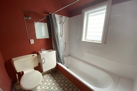 Photo of property in 18 Hawker Street, Mount Victoria, Wellington, 6011