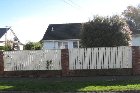 Photo of property in 17 Newall Avenue, Bryndwr, Christchurch, 8052