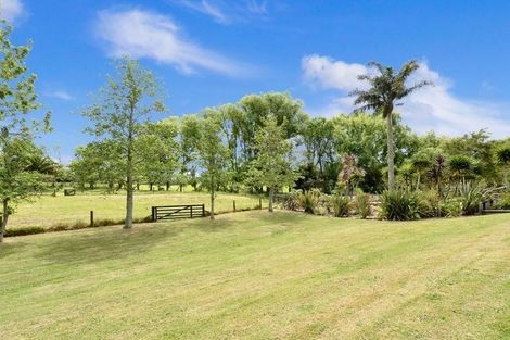 Photo of property in 59 Moontide Road, Kumeu, 0892
