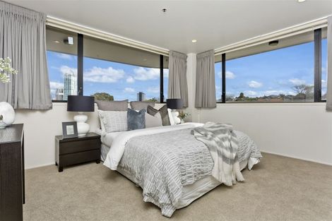 Photo of property in 4d/171 Hurstmere Road, Takapuna, Auckland, 0622