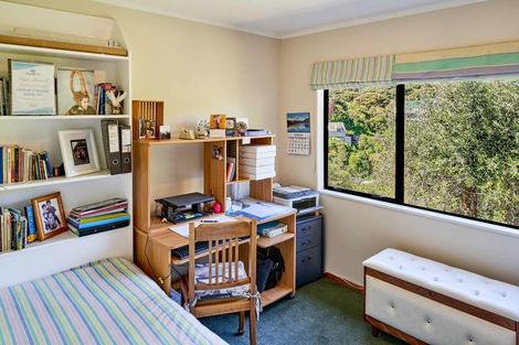 Photo of property in 20 Grays Road, Plimmerton, Porirua, 5026