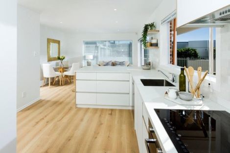 Photo of property in 1/241 Hurstmere Road, Takapuna, Auckland, 0622