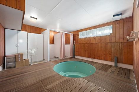 Photo of property in 56 Lewisham Street, Highland Park, Auckland, 2010