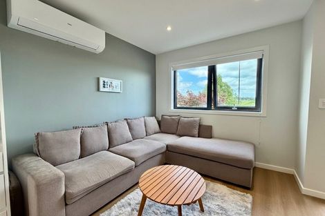 Photo of property in 39 Otuwairoa Esplanade, Opaheke, Papakura, 2113