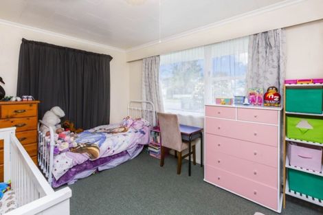Photo of property in 1/1 Heretaunga Square, Silverstream, Upper Hutt, 5019