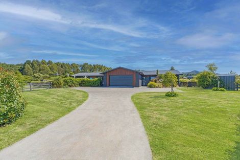 Photo of property in 4 Kanuka Grove, Kinloch, Taupo, 3377