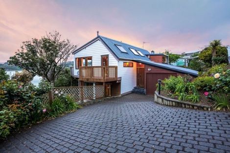 Photo of property in 76 Seaview Road, Paremata, Porirua, 5024