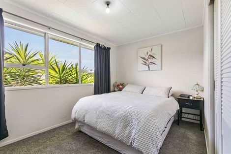 Photo of property in 6 Glastron Place, Bayview, Auckland, 0629