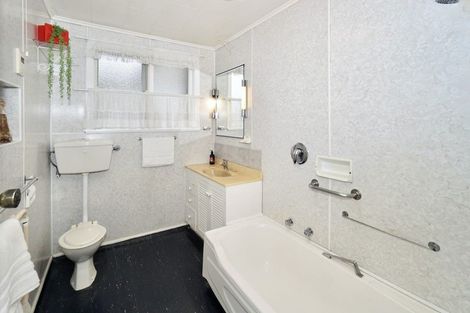 Photo of property in 9 Seddon Street, Te Puke, 3119